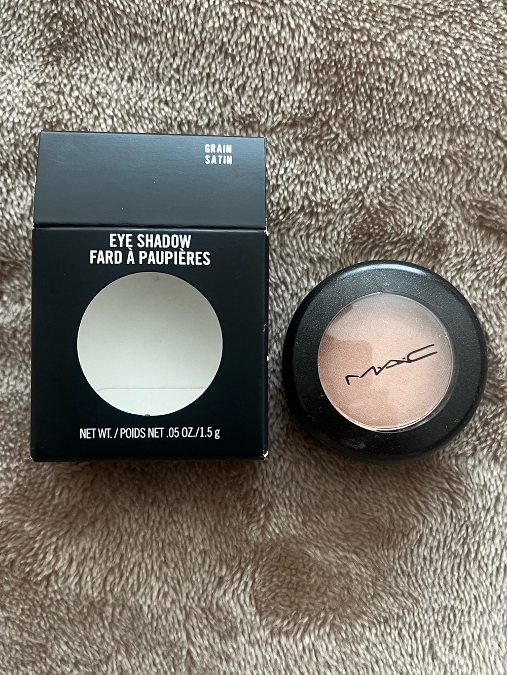 MAC Cosmetics Satin Grain Soft Pink Eyeshadow Single